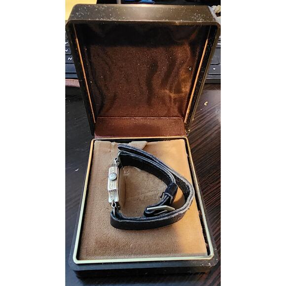 Vintage 1920s Cyma Ladies Watch with Original Band - Picture 2 of 4